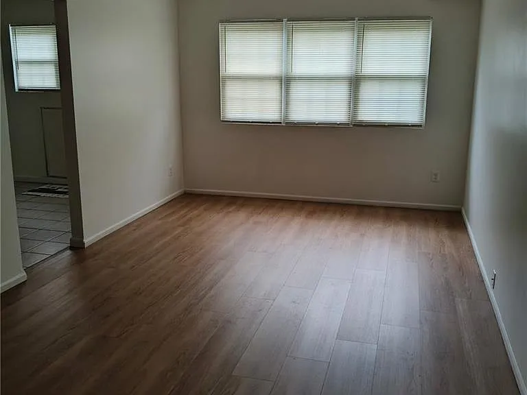 78 College Dr #78 — Photo 3