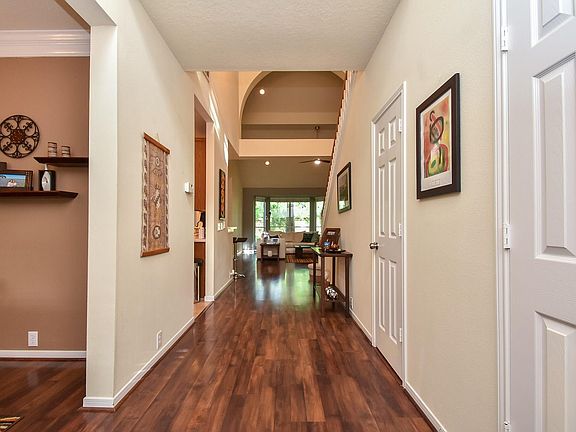 4th image of 1211 Deerbrook Dr