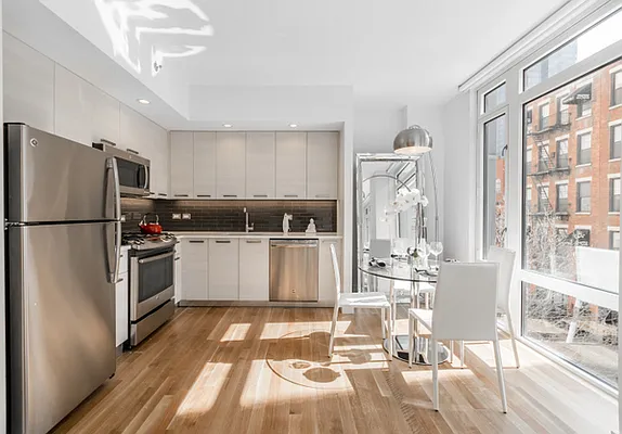 Rented by Bond New York | media 4