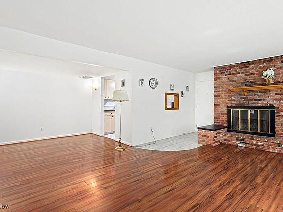 4th image of 7010 Carriage Hill Dr APT 103