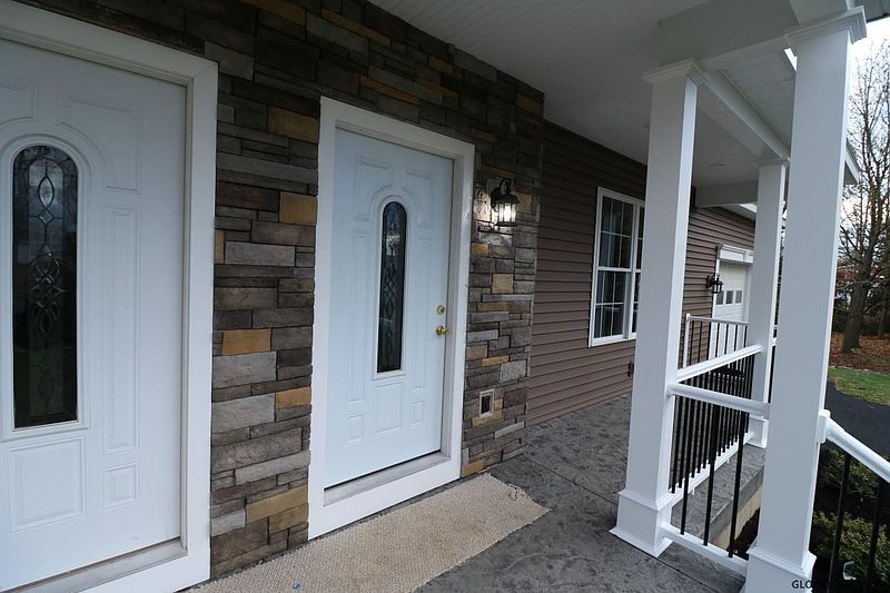 2nd image of 18 KELLOGG Road