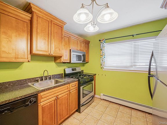 3rd image of 490 Main Street #B-10