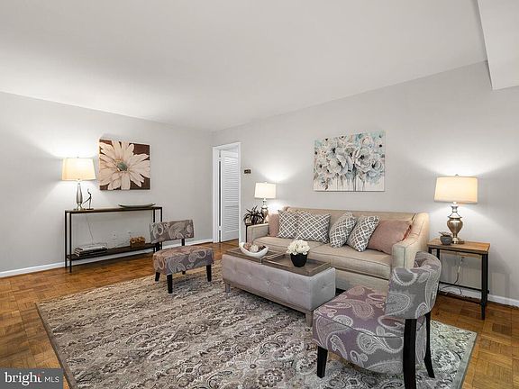 4th image of 10512 Weymouth St #W2