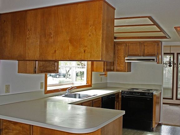 Light, bright kitchen