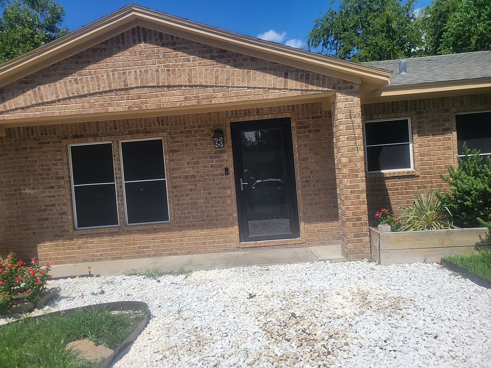 1st image of 1520 Bowie Dr