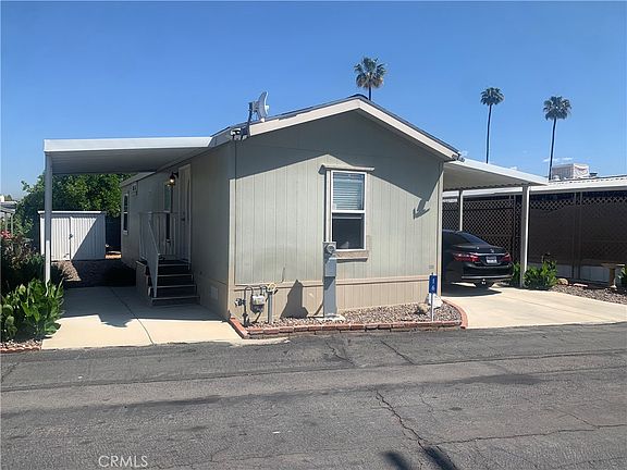 3rd image of 1600 S San Jacinto Ave Spc 16