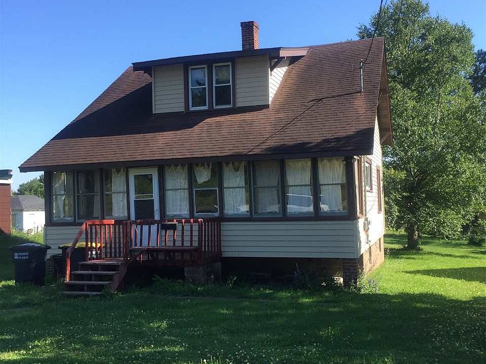 1st image of 213 E Ash St