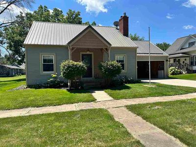 607 W 5th St, Tipton, IA, 52772