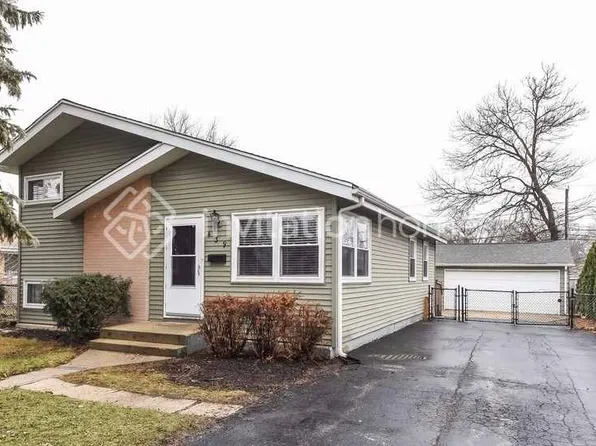 439 N 3rd Ave, Villa Park, IL 60181