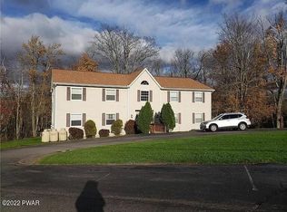 10 Laurie Ests APT 4, Lake Ariel, PA 18436