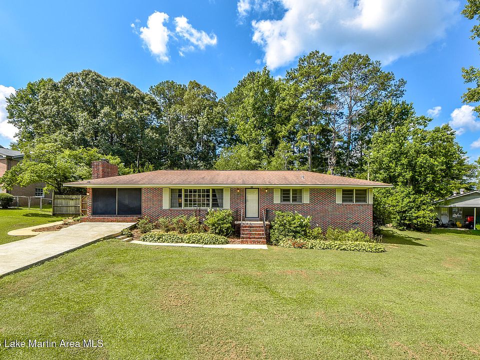 1st image of 322 Fairlane Cir