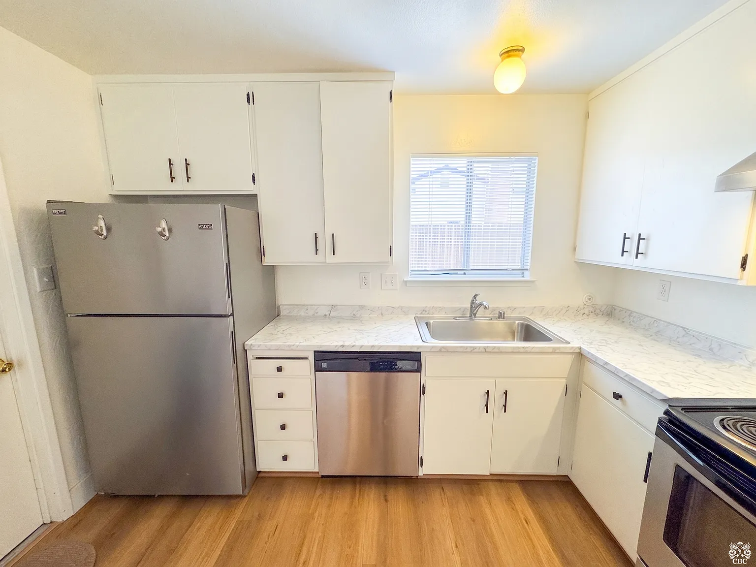 3 bed, 1393 sqft, $2,500 — Photo 3