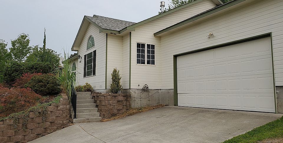 1st image of 4411 Hilltop Dr