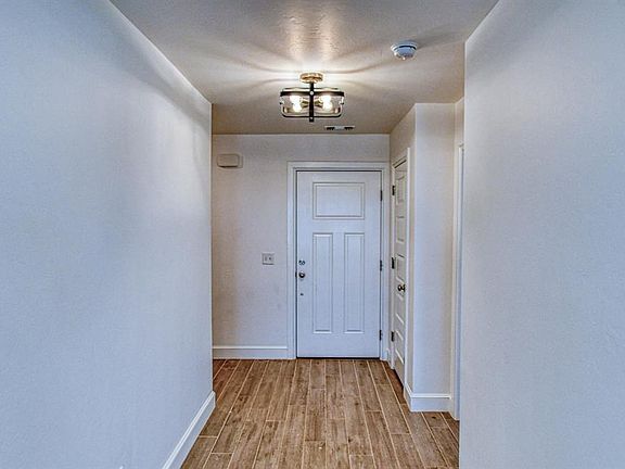 4th image of 2420 Heather Rd