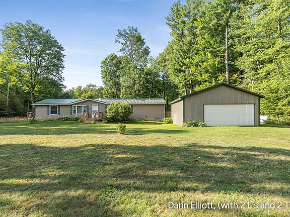 3rd image of 22653 Tamarack Rd