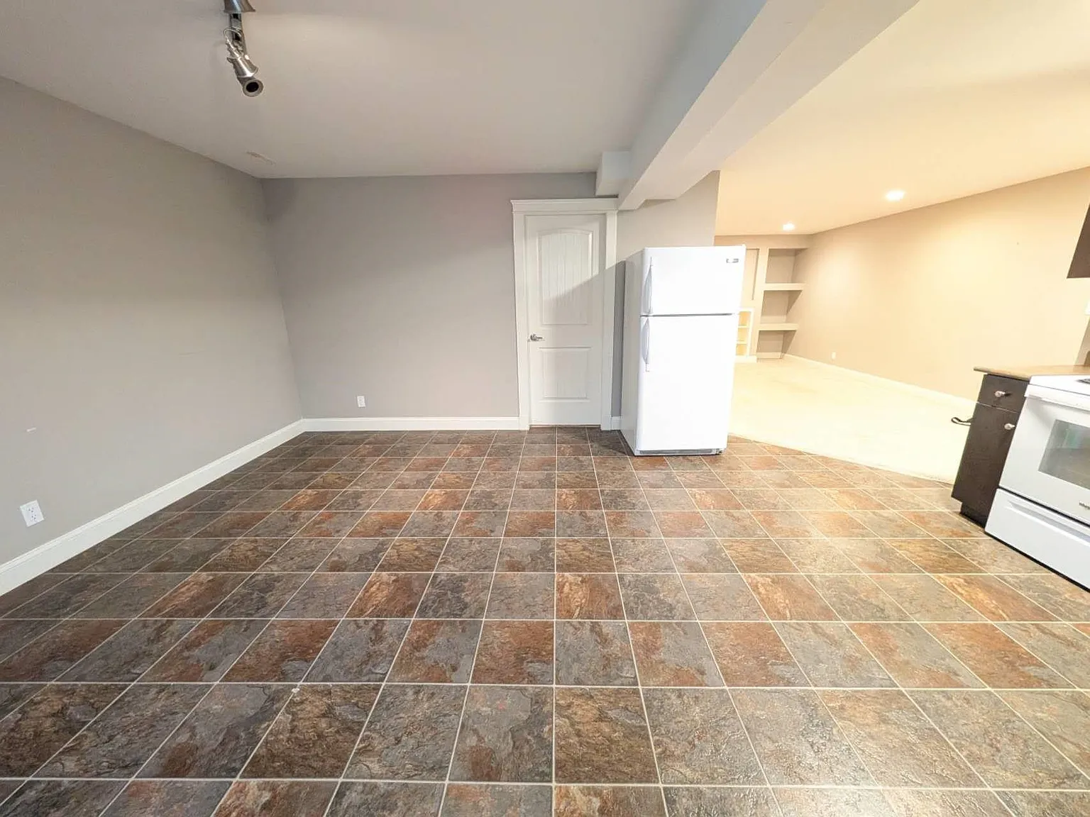 2 bed, 800 sqft, $1,500 — Photo 3