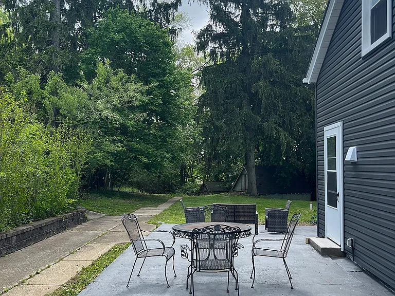 patio off kitchen