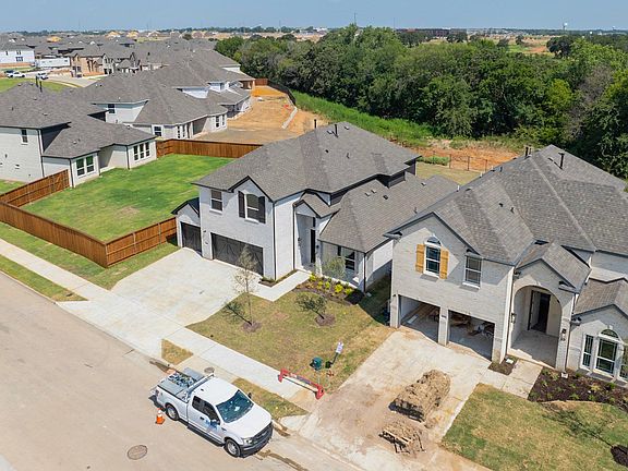 5th image of 616 Willowmore Dr