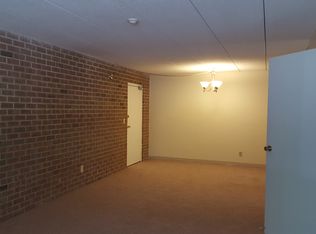 61 Queen Anne Ct APT 32, East Weymouth, MA 02189