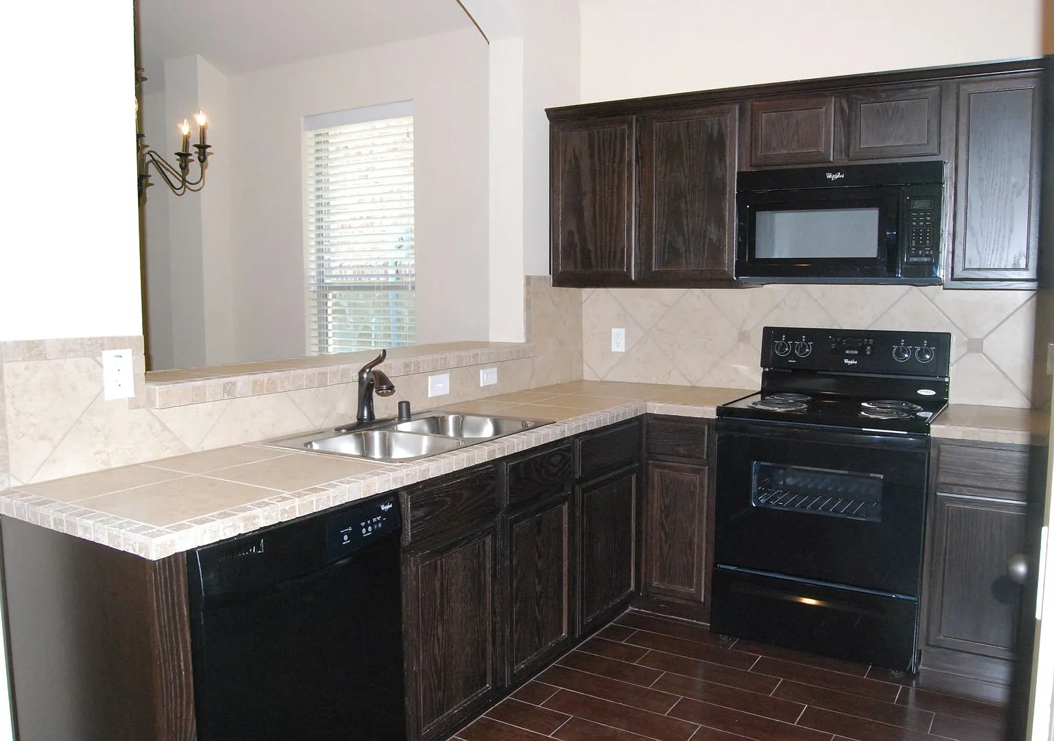 Available Now! Beautiful 3 Bedroom Duplex Located In Lavon, Texas! — Photo 4