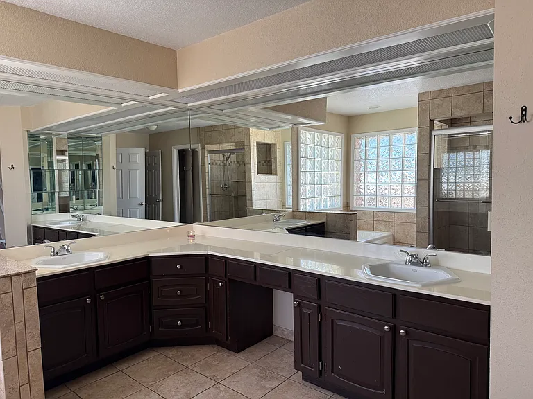 2112 Home Show Ln — Photo 24