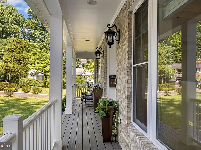 3925 Ashwood Pl — Photo 8