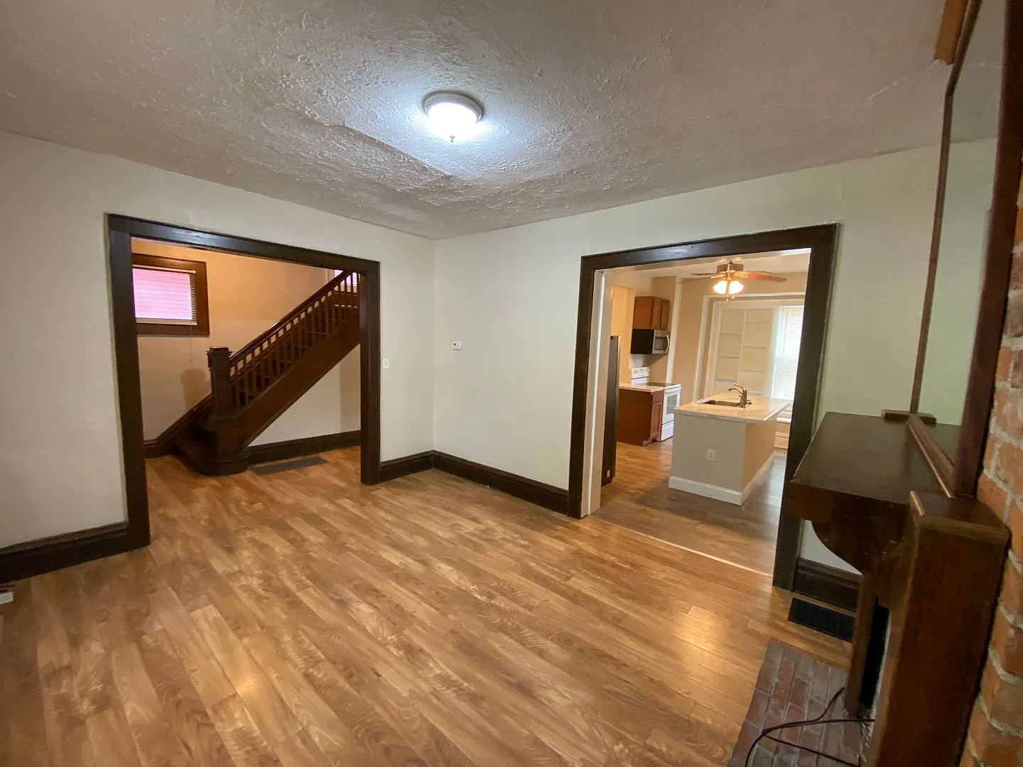 E 20th Ave 321 Ski Howard — Photo 3