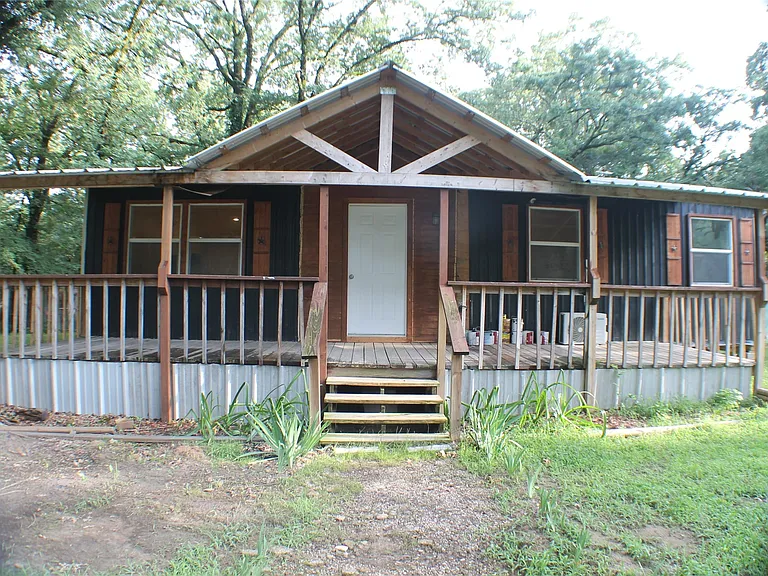 148 Golden Oaks Dr — Photo 1
