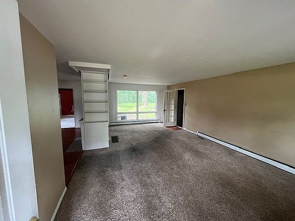 3rd image of 3947 N Burchard Dr