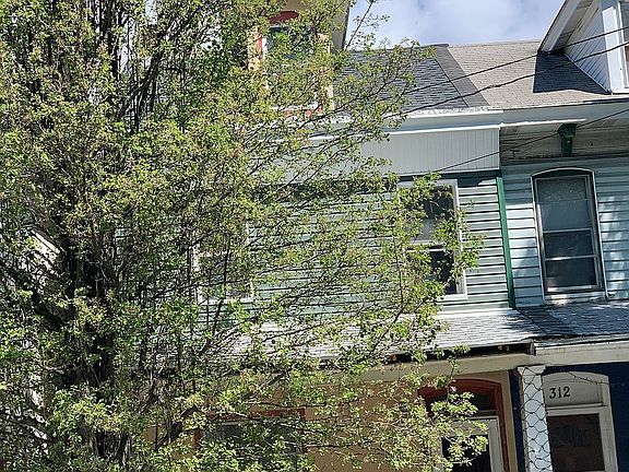 4th image of 314 Bridge St