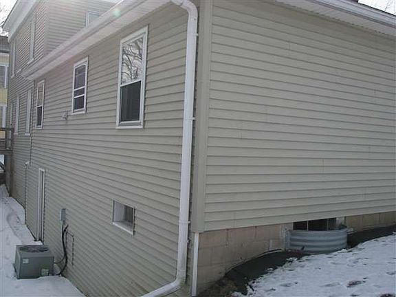 2nd image of 7 Elm St