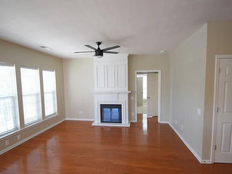 14945 Santa Lucia Dr — Photo 17