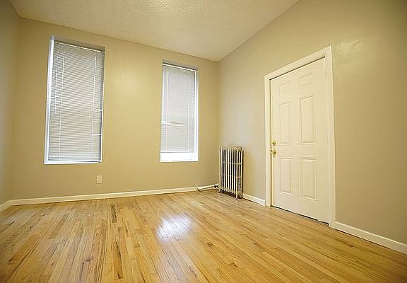 3rd image of 526 Willoughby Ave #1A