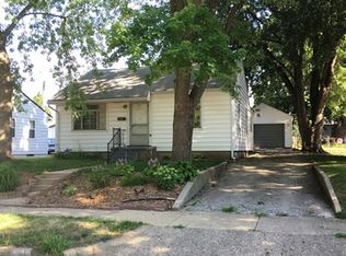 804 W Maple St, Champaign, IL 61820