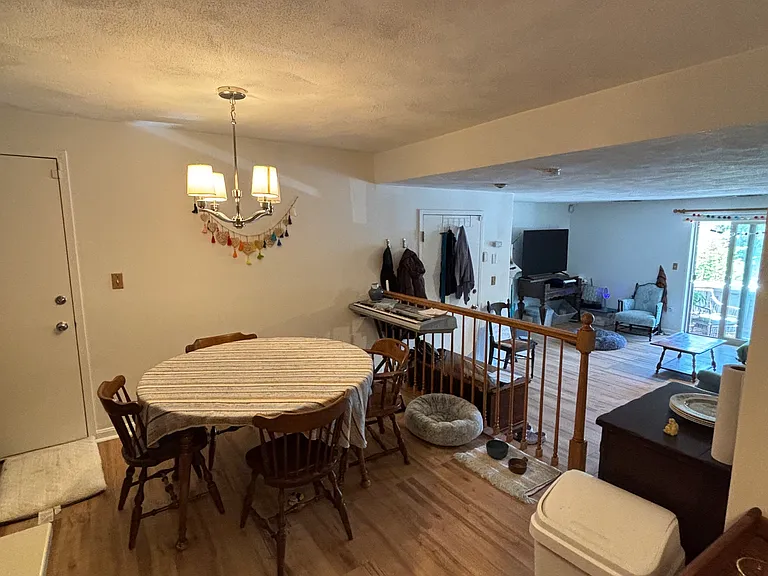 1216 Vfw Pkwy #43 — Photo 12