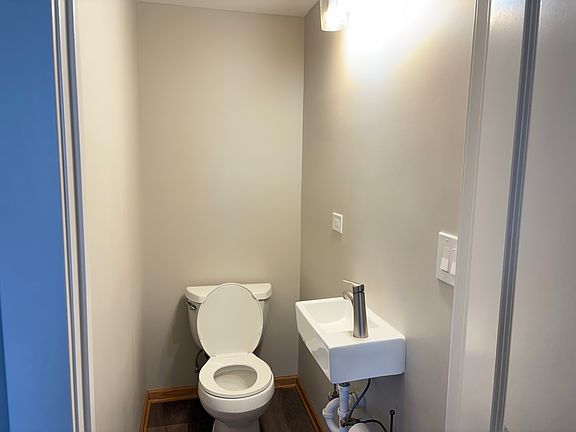 2nd image of 2727 S Archer Ave #0