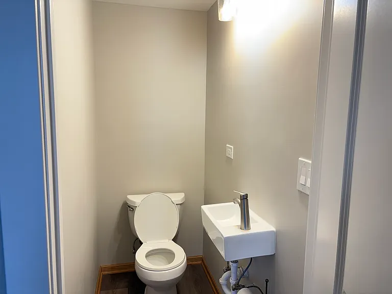 2727 S Archer Ave #0 — Photo 2