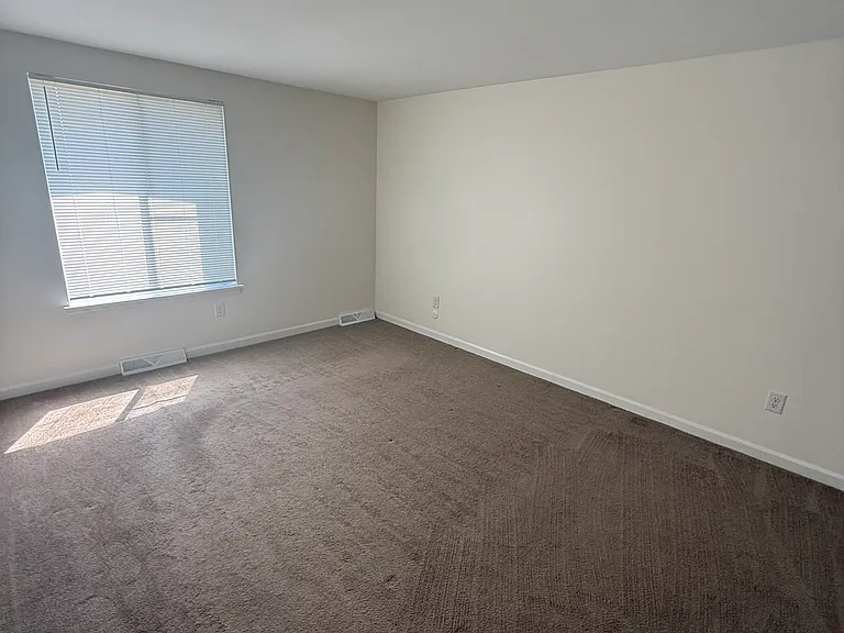 30 Charter Oaks Dr #4 — Photo 13