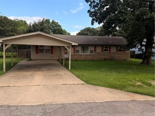 4805 S V St, Fort Smith, AR 72903