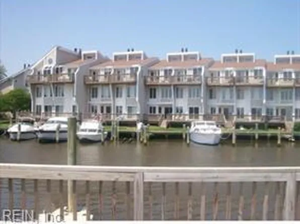 100 Pinewood Rd APT 134, Virginia Beach, VA 23451