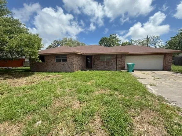 1322 W Palm Dr, Aransas Pass, TX 78336