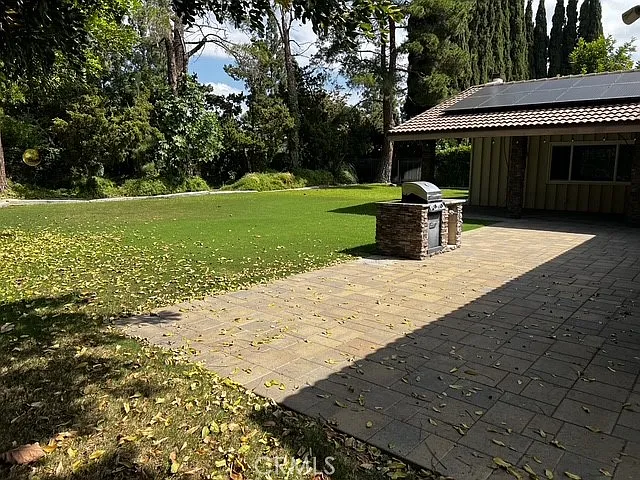 4 bed, 2850 sqft, $6,400 — Photo 3