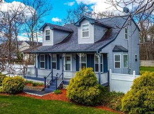 86 Madison St, Mastic, NY 11950