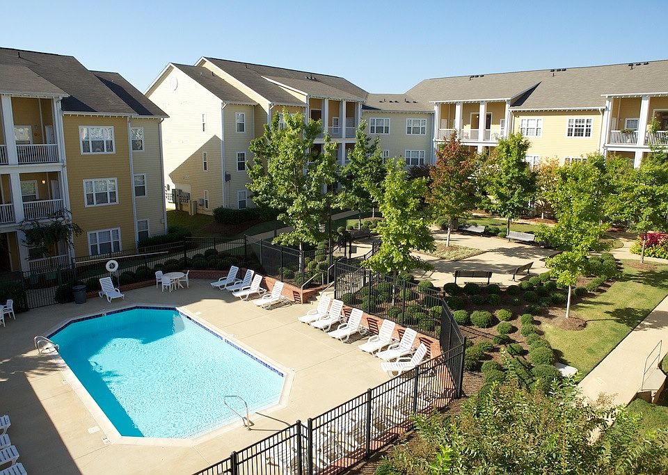 2nd image of 303 Helen Keller Blvd APT C140