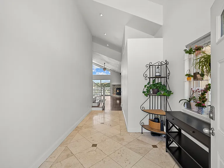 14625 Flintstone Dr — Photo 3