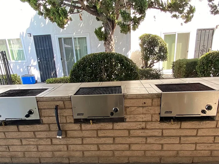 Anniversary Apartments — Photo 8