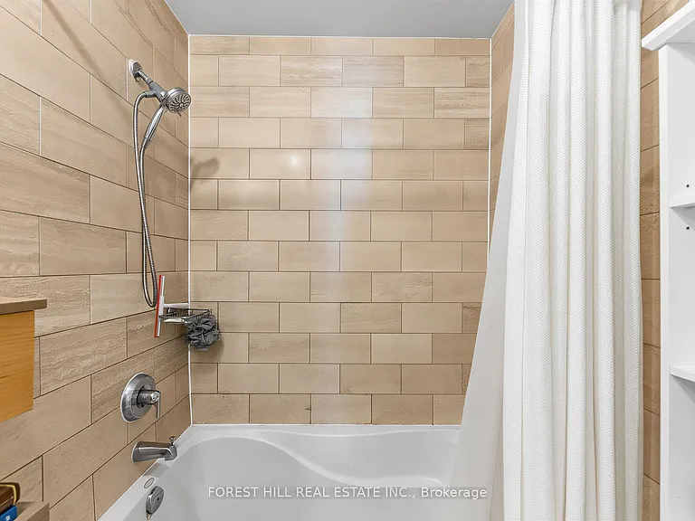 70 Alexander St #804 — Photo 23