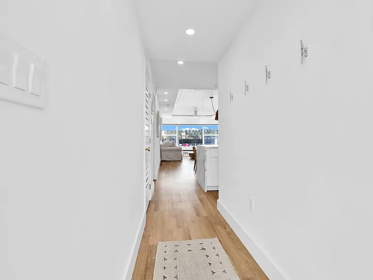 2800 NE 30th Ave #11C — Photo 17