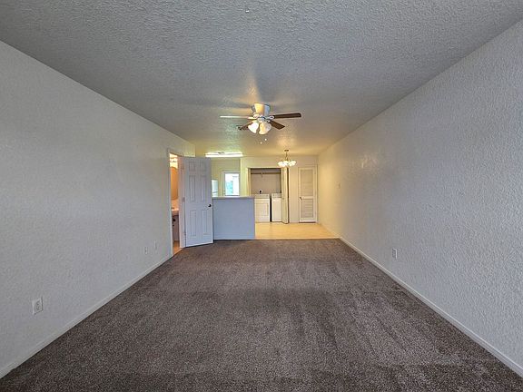 4th image of 1603 Dugger Cir #B