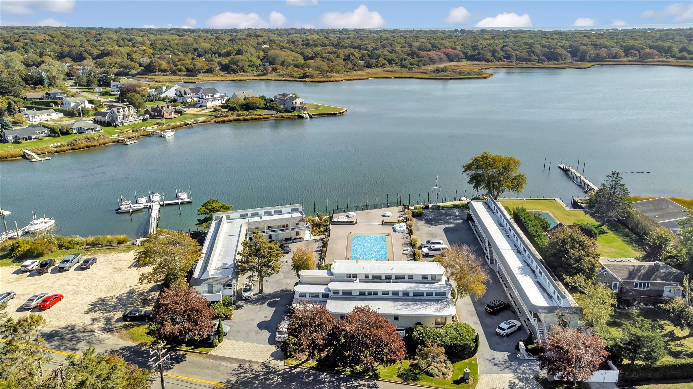 30 Little Neck Rd, Southampton, NY 11968 Out East